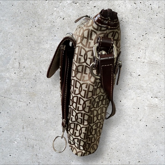 Giani Bernini Signature Shoulder Bag EUC Retails $125 - Picture 3 of 14